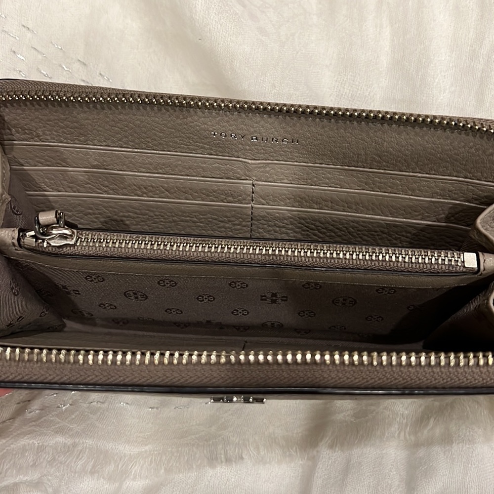 Tory Burch Wallet - Picture 4 of 4